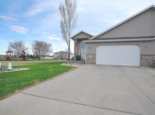 3221 11th Ave S, Moorhead, MN 56560