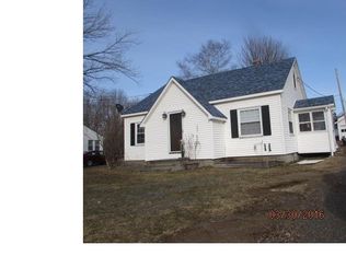 514 Enfield Rd, Lincoln, ME 04457