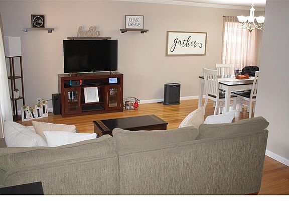 3rd image of 2285 Belfast Dr