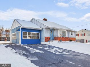 3 Gristmill Ln, Newark, DE 19711