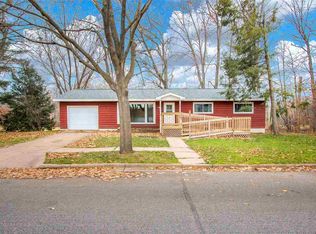 741 4th St, Port Edwards, WI 54469