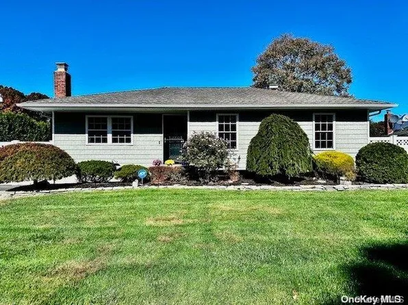 1 Breston Drive, Shirley, NY 11967