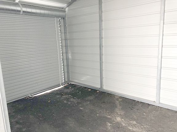 5th image of 710 N Broadway St