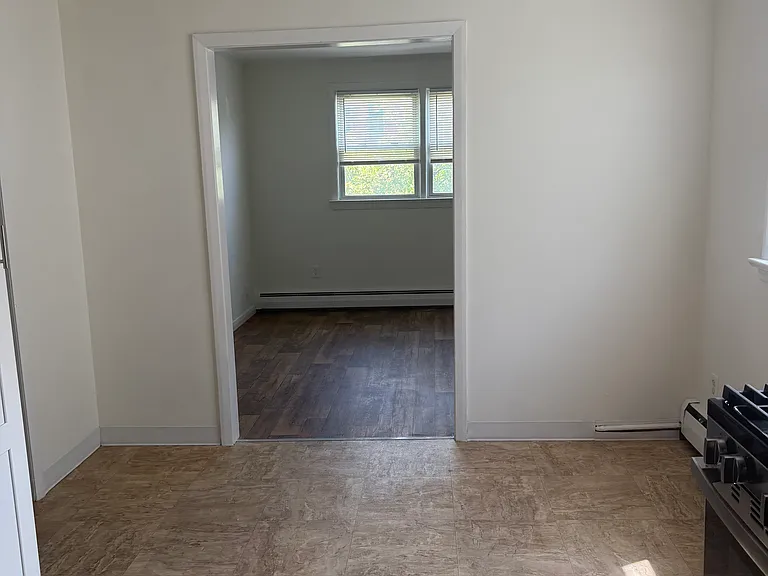 118 Sheridan Ave #3 — Photo 8