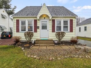 590 Bennington Dr, Rochester, NY 14616