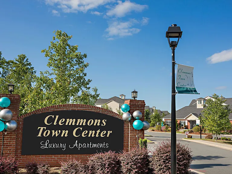 Clemmons Town Center Apartments — Photo 6
