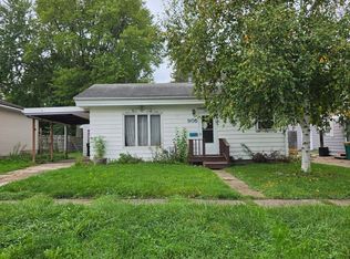 905 Ulstad Ave, Albert Lea, MN 56007