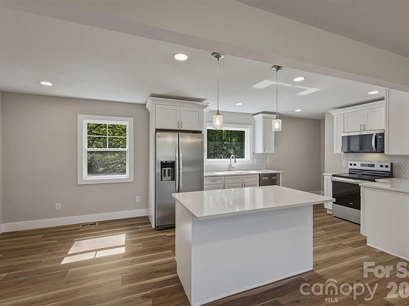 4th image of 1778 Drexel Rd