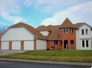 2716 Eastwood Ave, Richland, WA