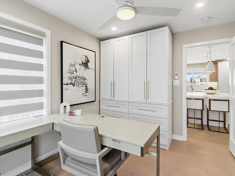 302 N Nassau Ave — Photo 29