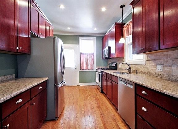 4th image of 2746 W Morse Ave
