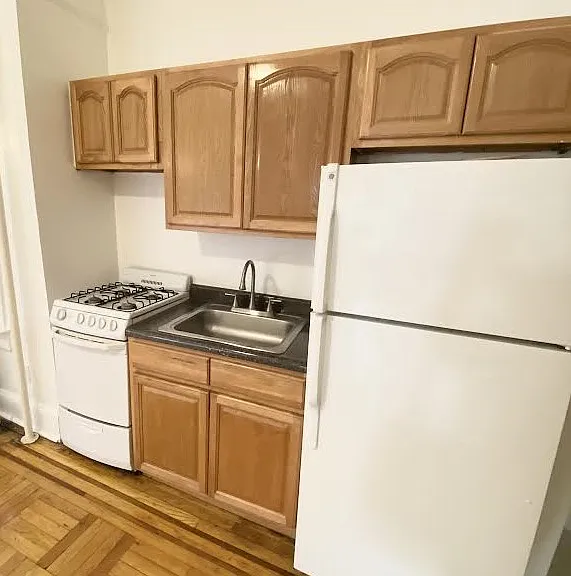 55-05 Woodside Ave #620 — Photo 2