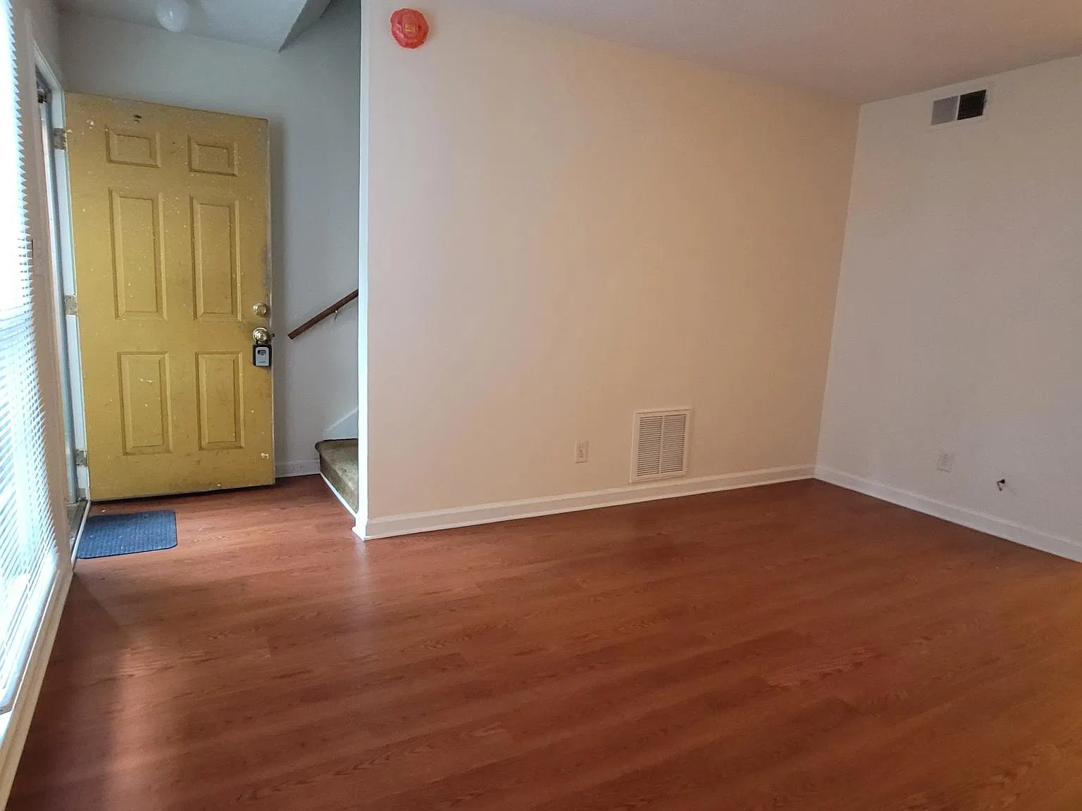 2226 Booker Ave — Photo 2