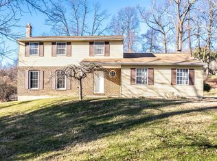 1 Buck Dr, Glenmoore, PA 19343