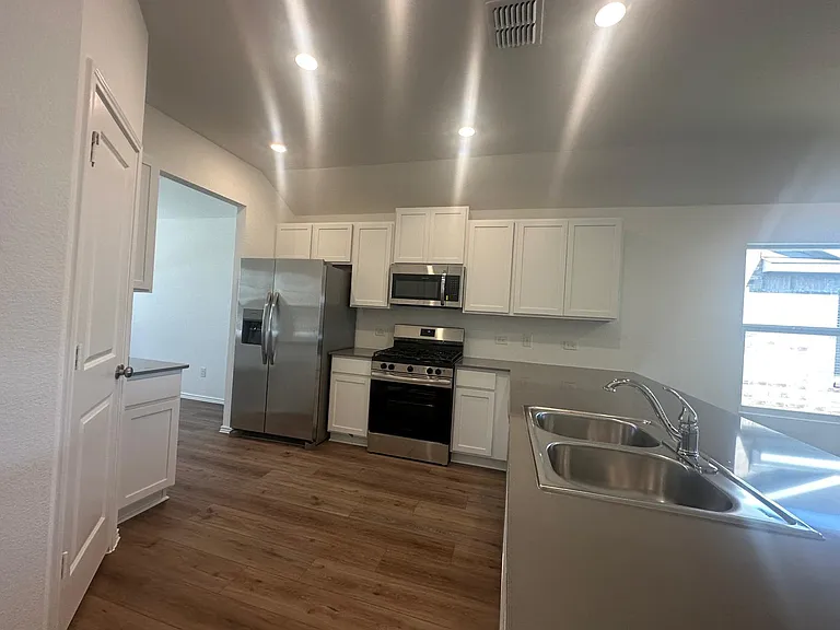 453 Alamito Ave — Photo 13