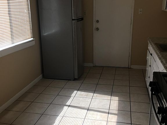3rd image of 2615 Princeton St