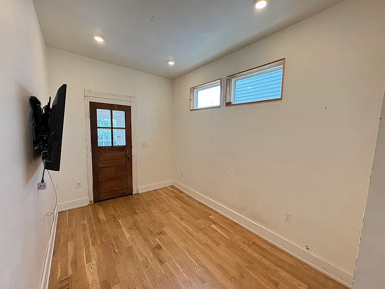 75A Lexington Ave — Photo 10