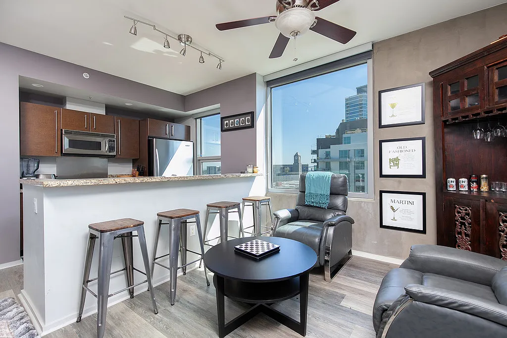 2 bed, 2.0 bath, $6,425 — Photo 4