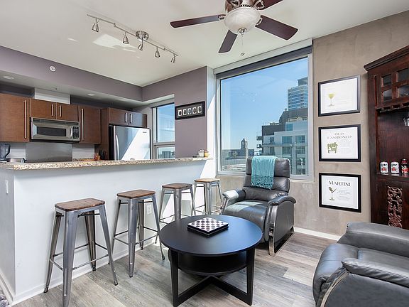 4th image of 321 10th Ave Unit 1208