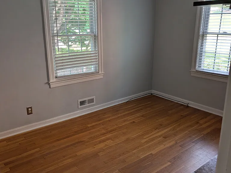 1319 Riverdale Dr — Photo 14
