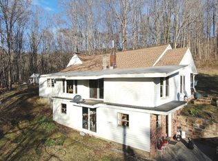 391 Tinkertown Rd, Hot Springs, VA 24445
