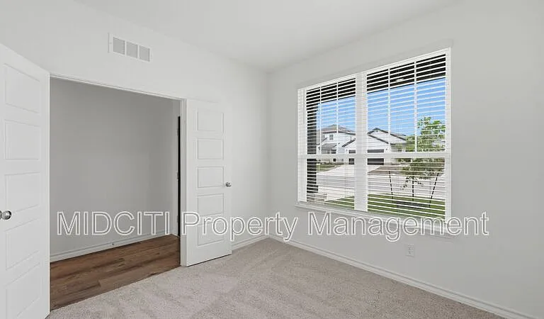 966 Bluegrass Point #NEW BRAUNFELS — Photo 16