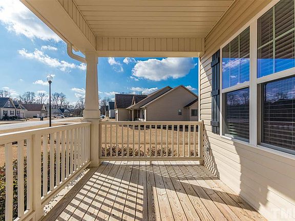3rd image of 20 Chesney Ct
