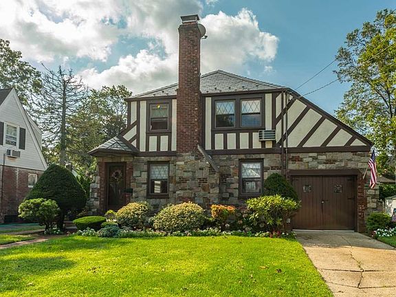 2nd image of 22 Babcock Pl