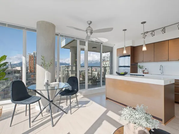 2770 Sophia St #901, Vancouver, BC V5T 0A4