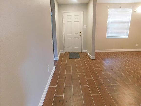 3rd image of 617 Hanceville Way