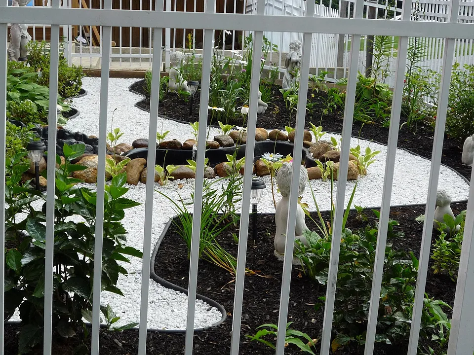 Front garden w/ pond 