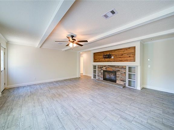 4th image of 61 Sunset Cir