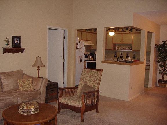3rd image of 27069 Oakwood Cir #W-123