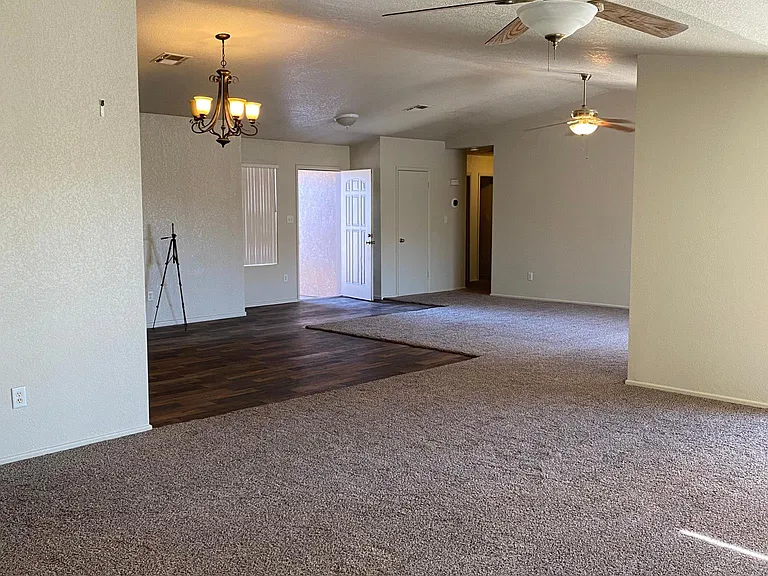 Family room to entry
