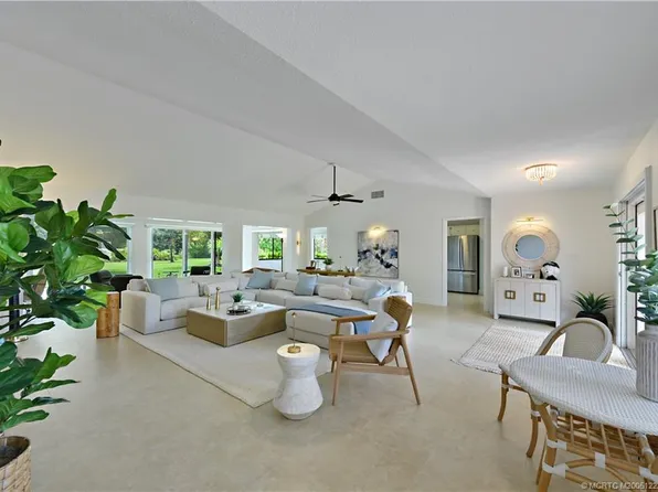 1463 SW Troon Cir, Palm City, FL 34990