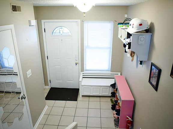 3rd image of 612 Masefield Cir