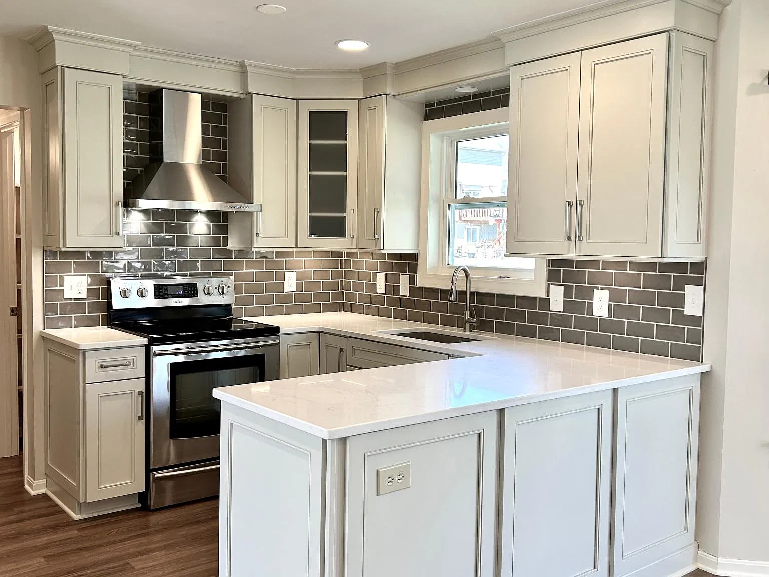 3 bed, 2.5 bath, 1900 sqft, $2,395 — Photo 4