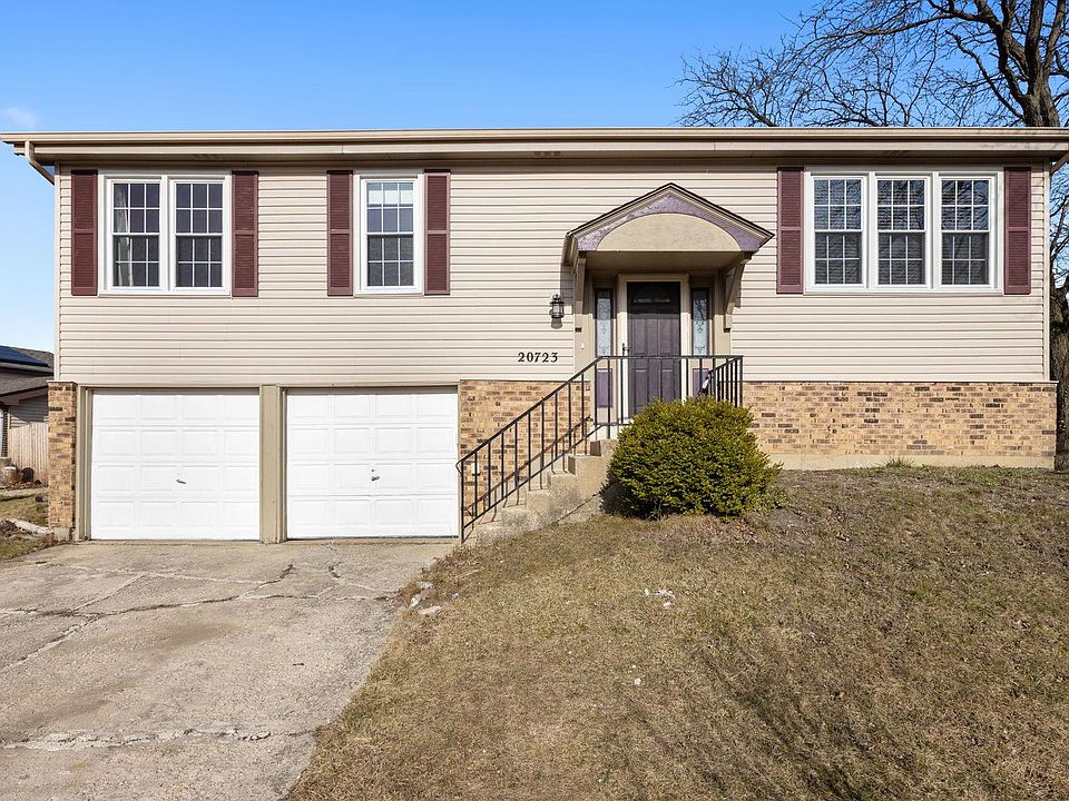 1st image of 20723 S Oak Ln