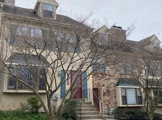 47 Iroquois Ct, Chesterbrook, PA 19087