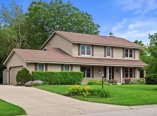 W147N6910 Woodland Dr, Menomonee Falls, WI 53051