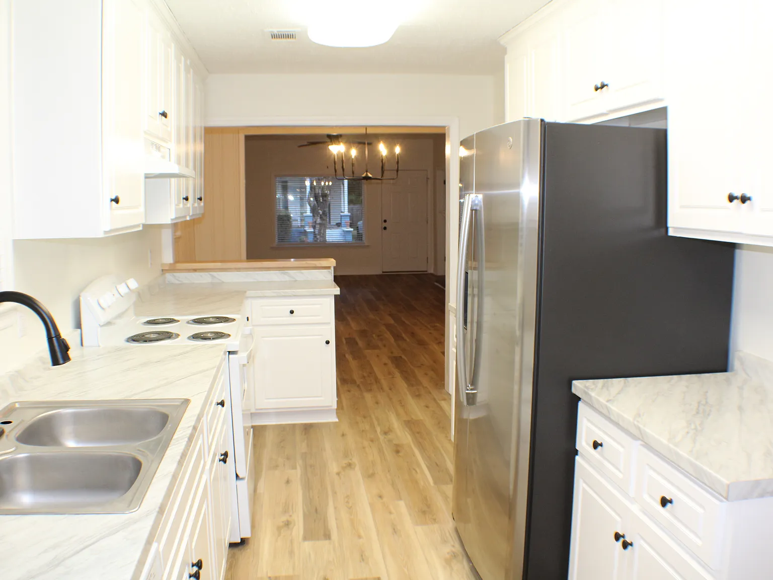 3 bed, 1439 sqft, $1,895 — Photo 3