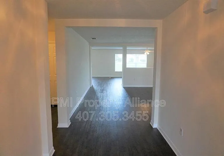 1153 Elderberry Dr — Photo 3