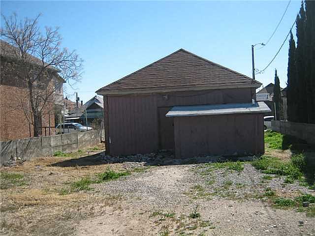 2nd image of 1115 Myrtle Ave