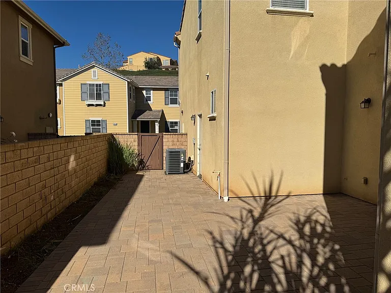 759 E Sierra Madre Ave — Photo 19