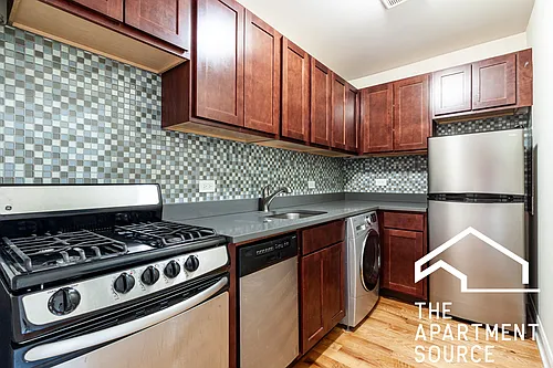 555 W Arlington Pl Photo 1