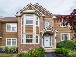 38 Greenside Ln, Halifax, NS B4B 2A1
