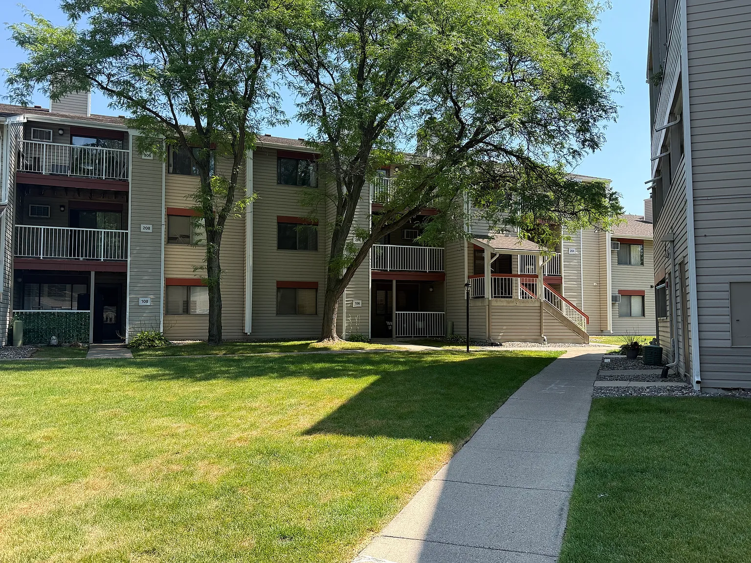 1 Bed/1 Bath Condo in St. Louis Park — Photo 1