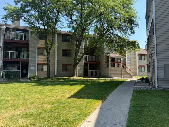 350 Shelard Pkwy Unit 304, Saint Louis Park, MN 55426