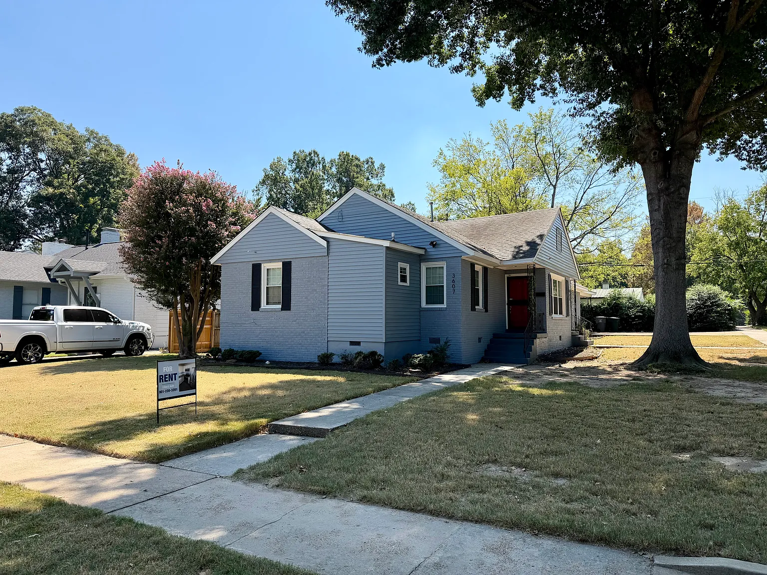 3607 Kenwood Avenue — Photo 1