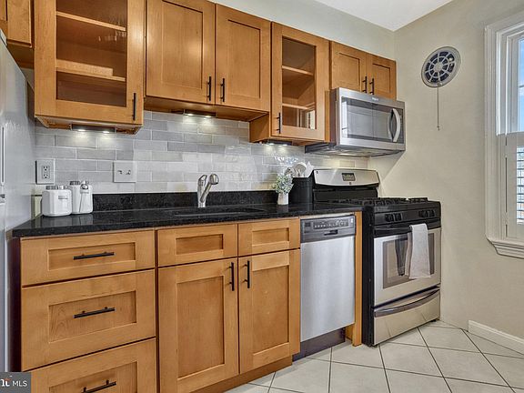 4th image of 1601 Belle View Blvd APT C2